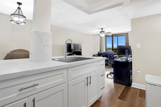 9682 Fontainebleau Blvd 503, Miami, FL 33172