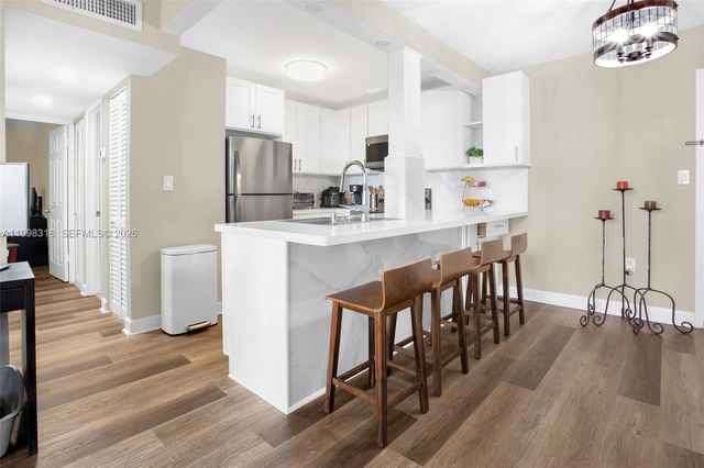 9682 Fontainebleau Blvd 503, Miami, FL 33172