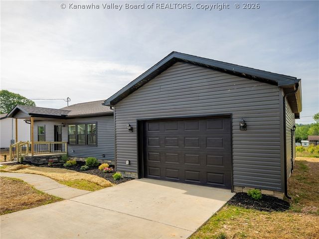 65 Cooper Way, Scott Depot, WV 25560