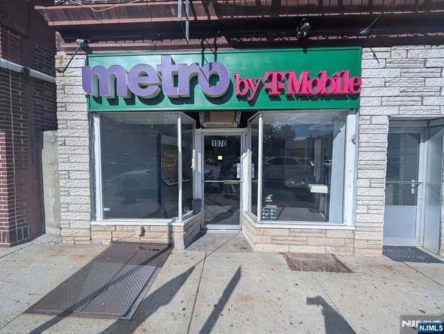 1070 Main, Passaic, NJ 07011