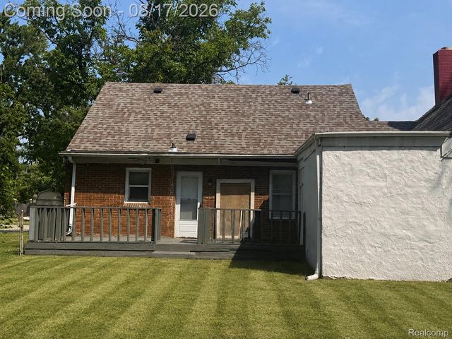 20195 Westhampton Avenue, Southfield, MI 48075