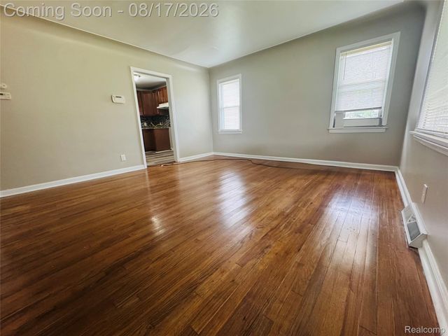 20195 Westhampton Avenue, Southfield, MI 48075