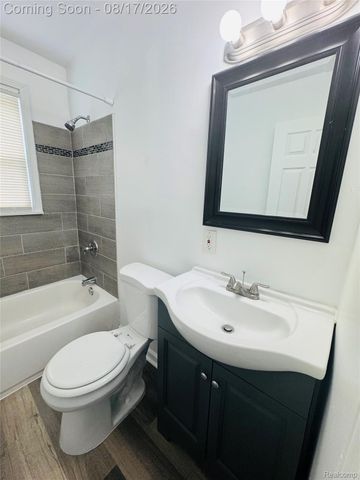 20195 Westhampton Avenue, Southfield, MI 48075