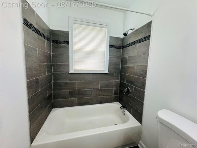 20195 Westhampton Avenue, Southfield, MI 48075