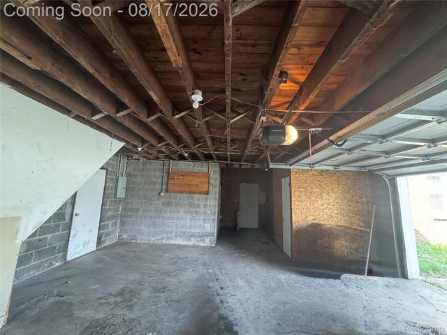 20195 Westhampton Avenue, Southfield, MI 48075