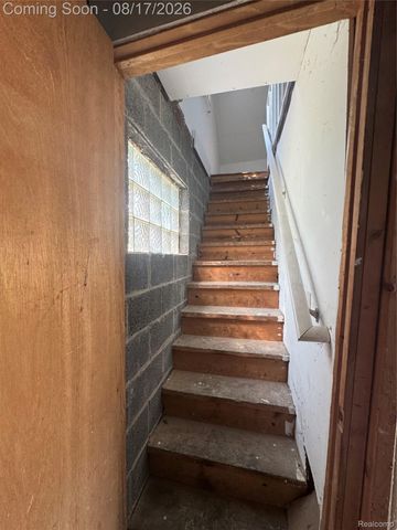 20195 Westhampton Avenue, Southfield, MI 48075