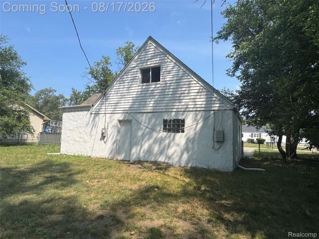 20195 Westhampton Avenue, Southfield, MI 48075