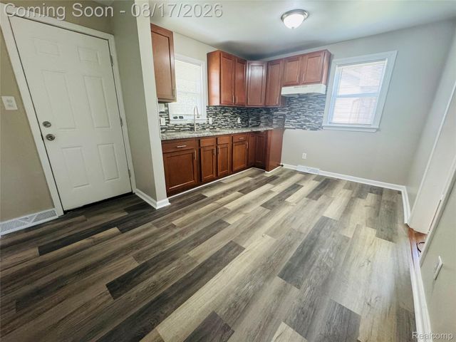 20195 Westhampton Avenue, Southfield, MI 48075