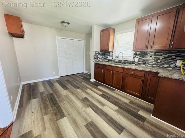 20195 Westhampton Avenue, Southfield, MI 48075