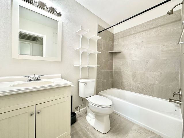 4933 Curzon Avenue, Fort Worth, TX 76107