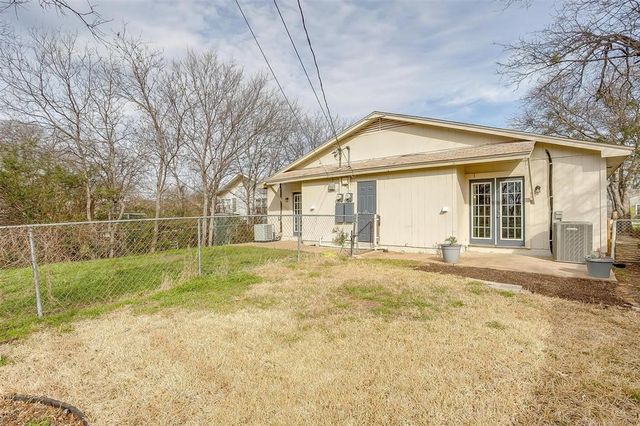 4933 Curzon Avenue, Fort Worth, TX 76107