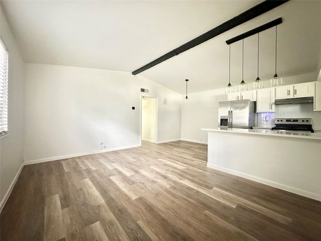 4933 Curzon Avenue, Fort Worth, TX 76107