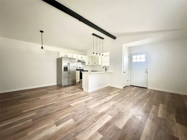 4933 Curzon Avenue, Fort Worth, TX 76107