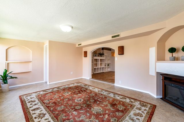 11924 Morrow Avenue NE, Albuquerque, NM 87112