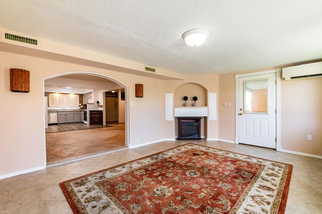 11924 Morrow Avenue NE, Albuquerque, NM 87112