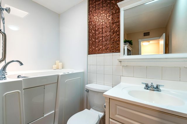 11924 Morrow Avenue NE, Albuquerque, NM 87112