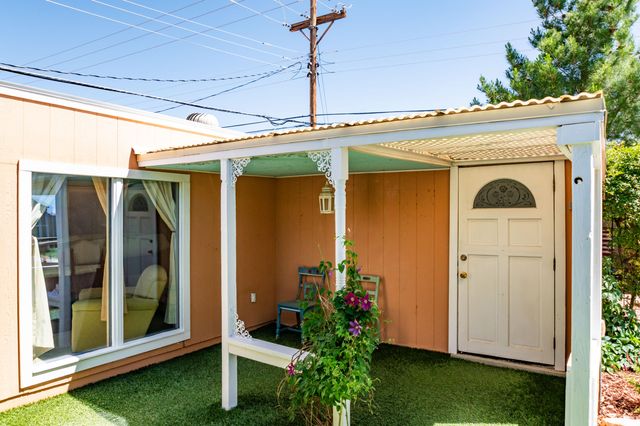 11924 Morrow Avenue NE, Albuquerque, NM 87112