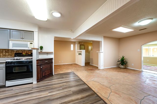 11924 Morrow Avenue NE, Albuquerque, NM 87112