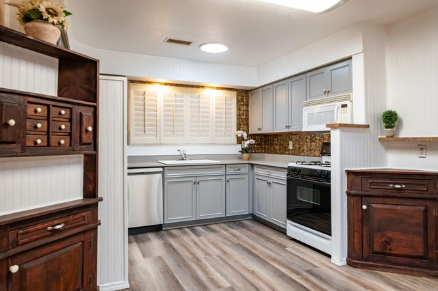 11924 Morrow Avenue NE, Albuquerque, NM 87112