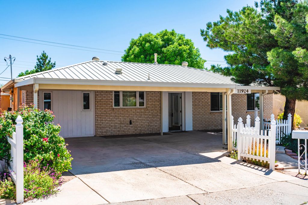 11924 Morrow Avenue NE, Albuquerque, NM 87112