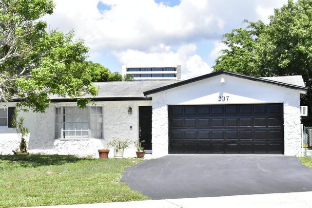 237 Porter Place, West Palm Beach, FL 33409