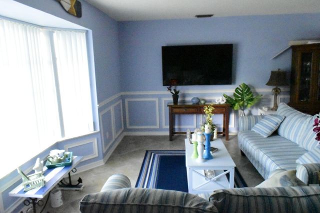 237 Porter Place, West Palm Beach, FL 33409