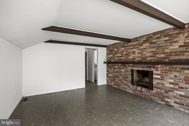 104 NANTUCKET DR, Cherry Hill, NJ 08034