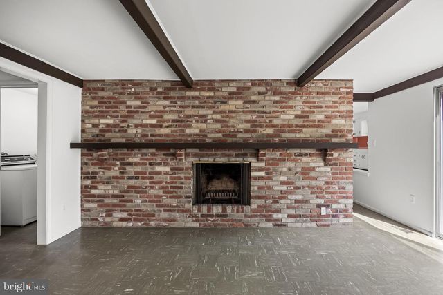 104 NANTUCKET DR, Cherry Hill, NJ 08034