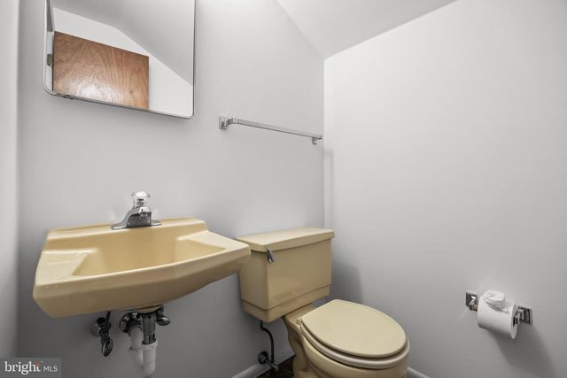 104 NANTUCKET DR, Cherry Hill, NJ 08034