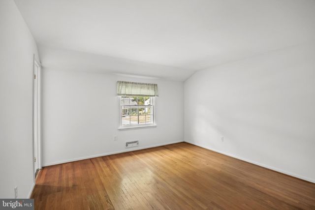 104 NANTUCKET DR, Cherry Hill, NJ 08034