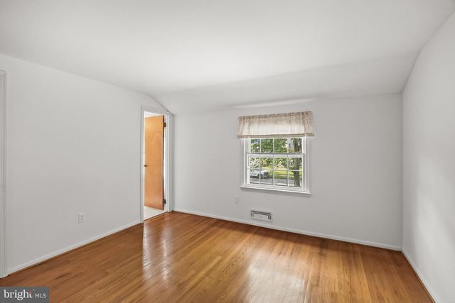 104 NANTUCKET DR, Cherry Hill, NJ 08034