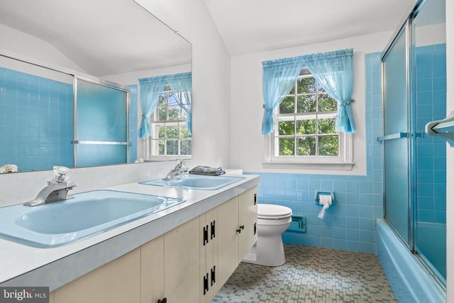 104 NANTUCKET DR, Cherry Hill, NJ 08034