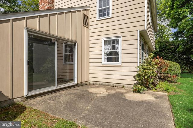 104 NANTUCKET DR, Cherry Hill, NJ 08034