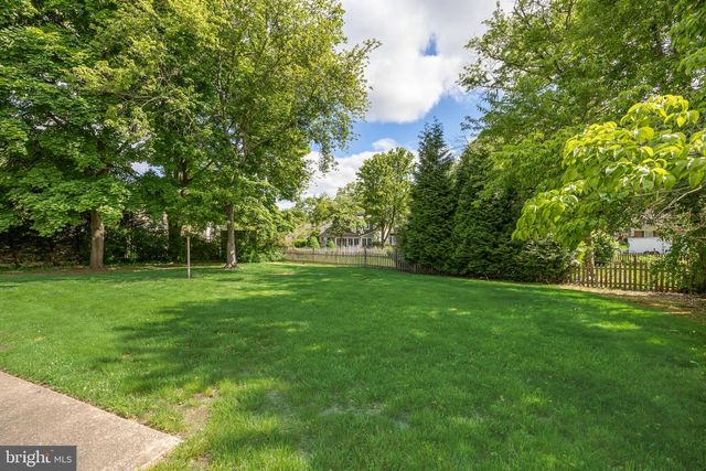 104 NANTUCKET DR, Cherry Hill, NJ 08034