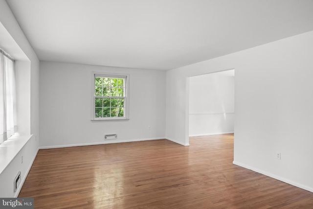 104 NANTUCKET DR, Cherry Hill, NJ 08034