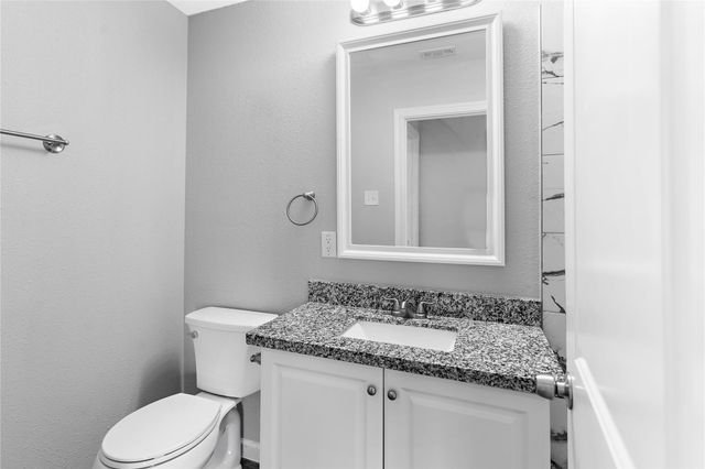 1104 Southampton Street, Angleton, TX 77515