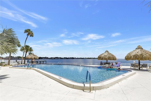 7200 SUNSHINE SKYWAY LANE S 8B, St Petersburg, FL 33711