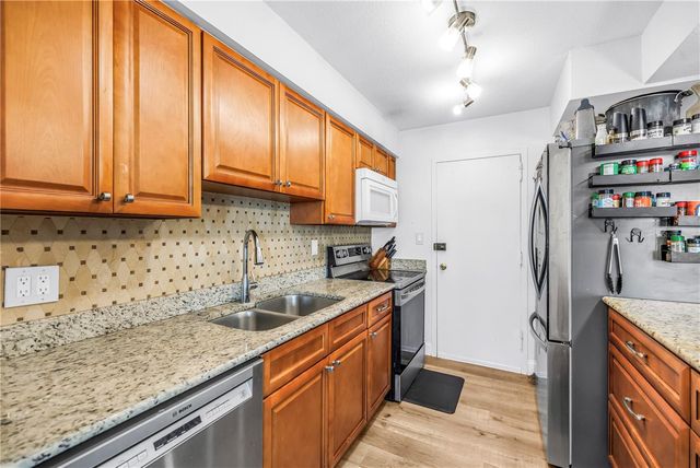 7200 SUNSHINE SKYWAY LANE S 8B, St Petersburg, FL 33711