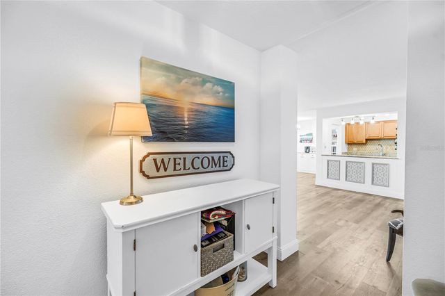 7200 SUNSHINE SKYWAY LANE S 8B, St Petersburg, FL 33711