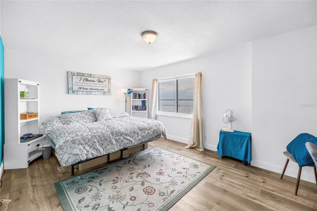7200 SUNSHINE SKYWAY LANE S 8B, St Petersburg, FL 33711