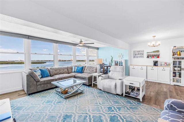 7200 SUNSHINE SKYWAY LANE S 8B, St Petersburg, FL 33711