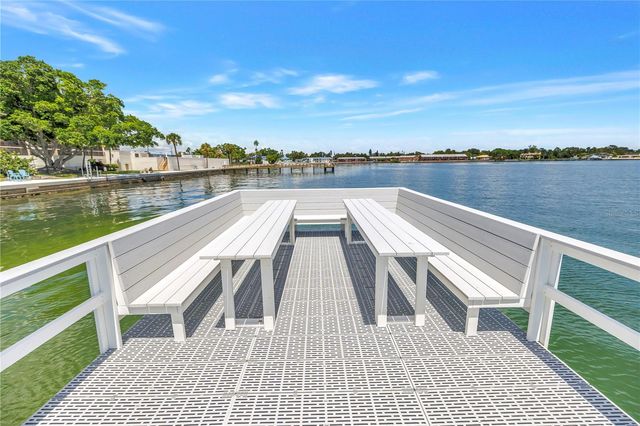 7200 SUNSHINE SKYWAY LANE S 8B, St Petersburg, FL 33711