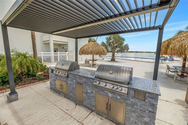 7200 SUNSHINE SKYWAY LANE S 8B, St Petersburg, FL 33711