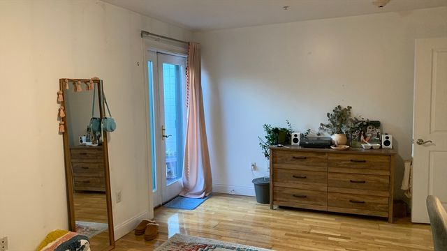 25 Alpine St 10, Boston, MA 02136