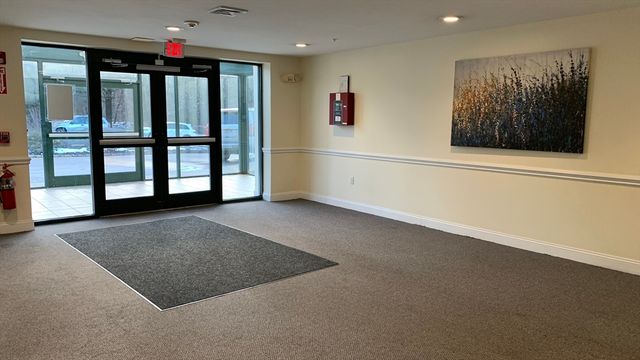 25 Alpine St 10, Boston, MA 02136