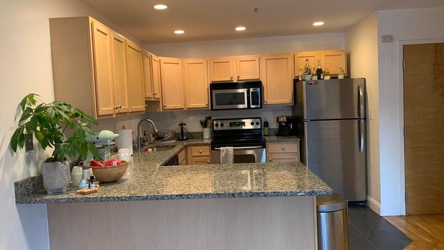 25 Alpine St 10, Boston, MA 02136