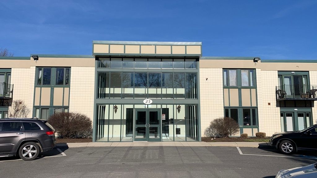 25 Alpine St 10, Boston, MA 02136