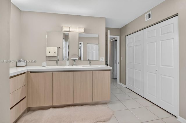 5901 Camino Del Sol 207, Boca Raton, FL 33433