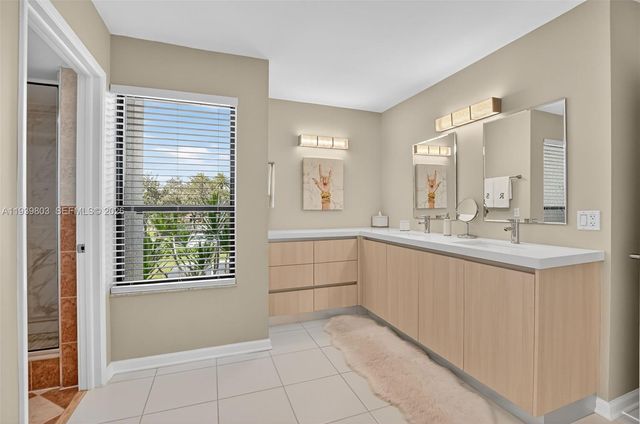 5901 Camino Del Sol 207, Boca Raton, FL 33433