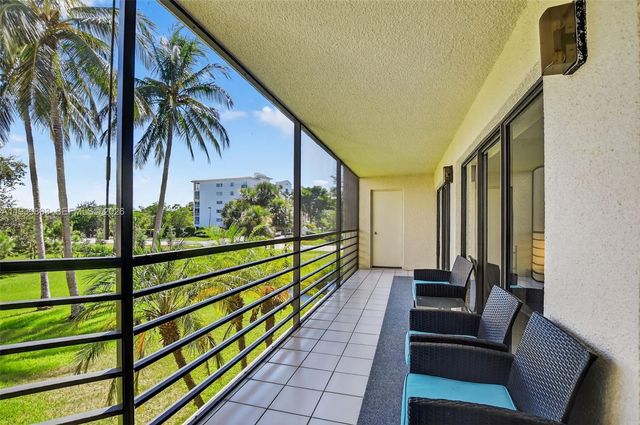 5901 Camino Del Sol 207, Boca Raton, FL 33433